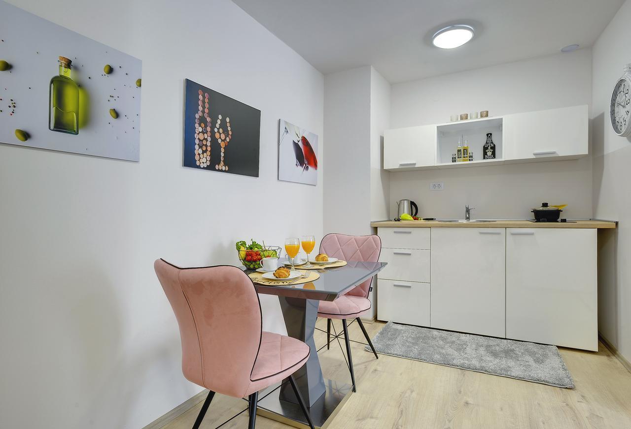 D&A City Center Apartments With Free Parking Póla Kültér fotó